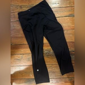 Lululemon black cropped leggings